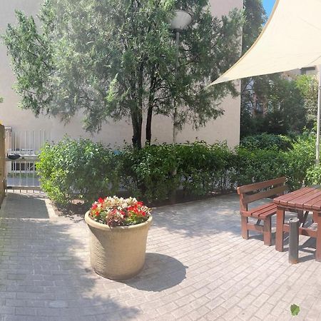 H1 Apartmanok Budapest Exterior foto